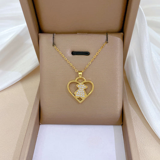 Collana Pendente a Orsetto Minimalista a Cuore con Intarsi in Strass su Catena in Acciaio al Titanio per Donna e Uomo