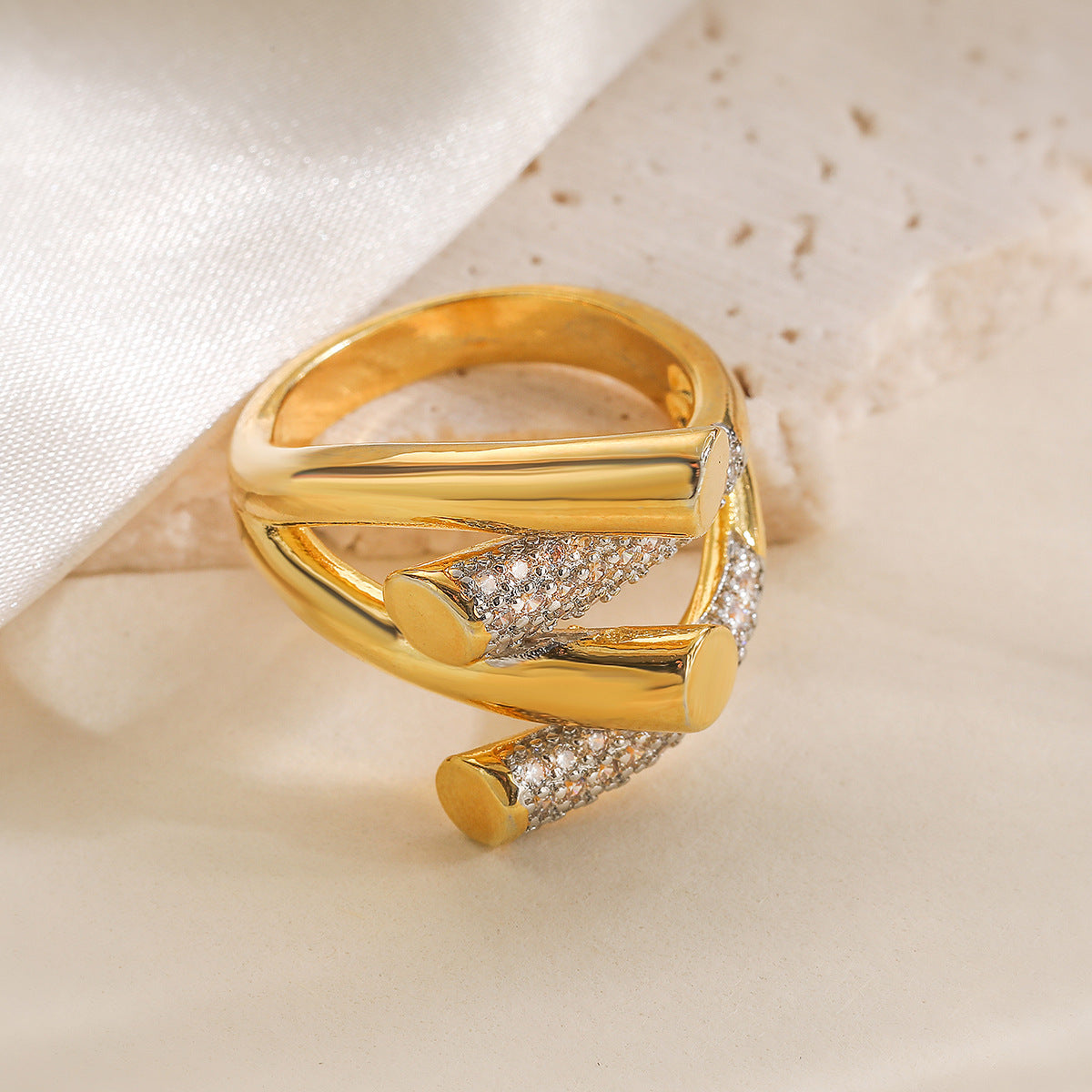Fashionable Irregular Geometric Ring for Women in Copper with Micro-Pave Zirconia Plating