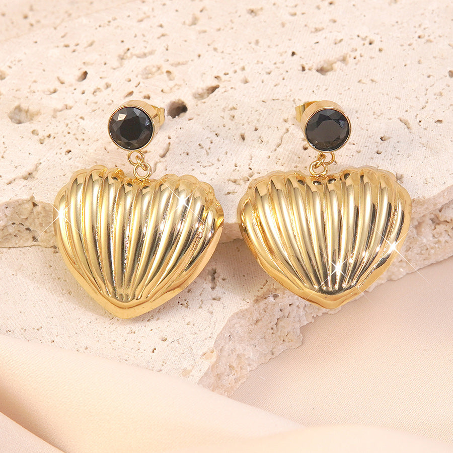 Orecchini placcati in acciaio inossidabile a forma di cuore, eleganti e vintage, con zirconia cubica