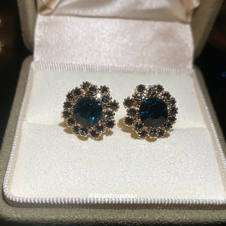 Orecchini a perno floreali in lega elettroplaccata da donna con perni in acciaio inossidabile, gioielli per lobi minimalisti chic di ispirazione vintage