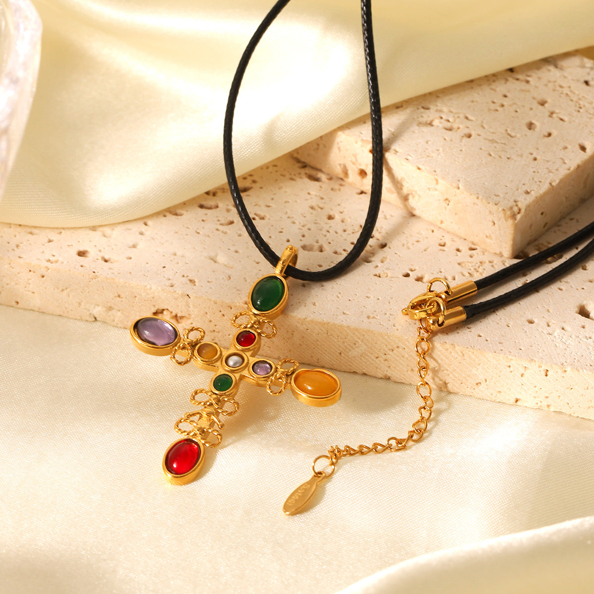 Collana con ciondolo a croce stile vintage in acciaio inossidabile con intarsio in pietra naturale da donna