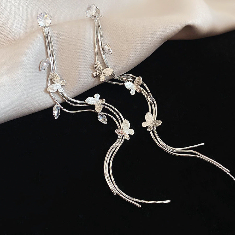 Eleganti orecchini pendenti a farfalla con intarsio di zirconi cubici per donna, accessorio di moda stile lusso