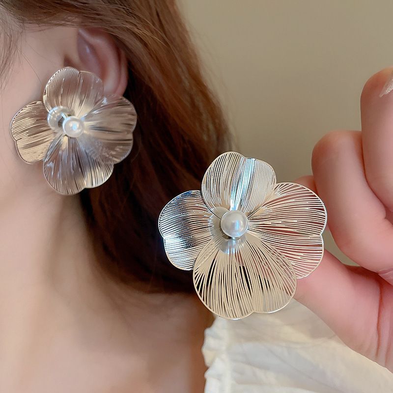 Eleganti Orecchini a Perno da Donna in Stile Francese Vintage con Zirconi Geometrici e Perle Imitazione