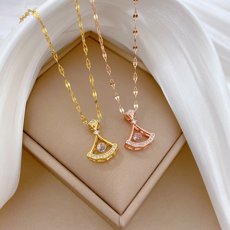 Elegante Collar con Colgante de Luna Geométrica de Lujo para Mujeres y Hombres, Cadena Delicada de Acero Inoxidable para Clavícula con Incrustaciones de Pedrería
