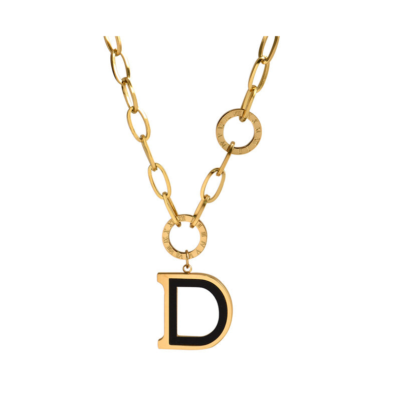 Collana con ciondolo a lettera geometrica in stile minimalista di lusso in acciaio al titanio placcato oro da donna