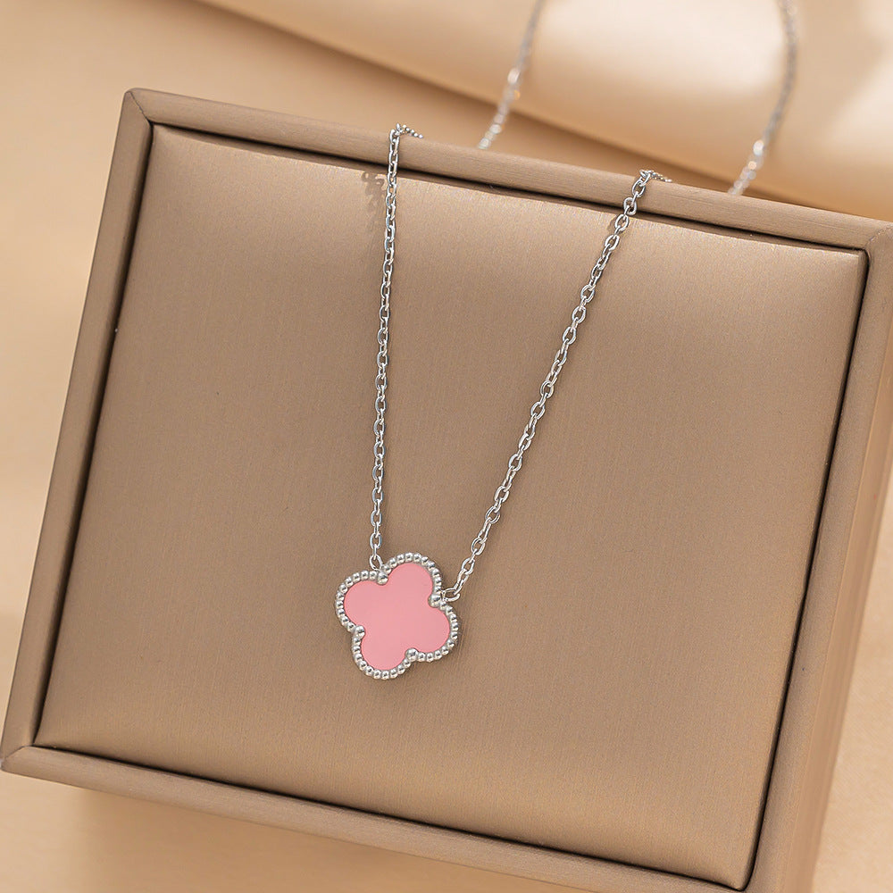 Set di collana, bracciale e orecchini a lobo da donna in acciaio al titanio minimalista con quadrifoglio fortunato