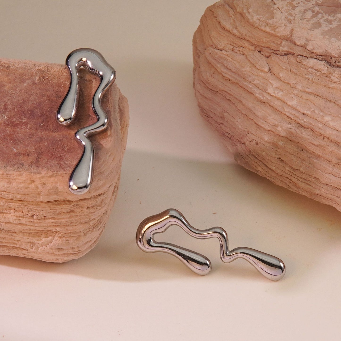 Orecchini da donna in acciaio inossidabile placcato con design a goccia geometrico minimalista