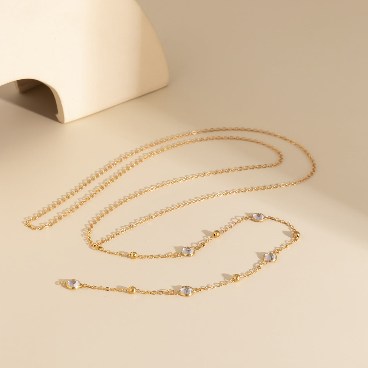 Sweet Geometric Rhinestone Crystal Pendant Brass Plated Box Chain Necklace for Women