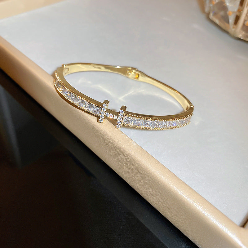 Minimalist Luxury Square Geometric Alloy Bracelet with Cubic Zirconia for Women