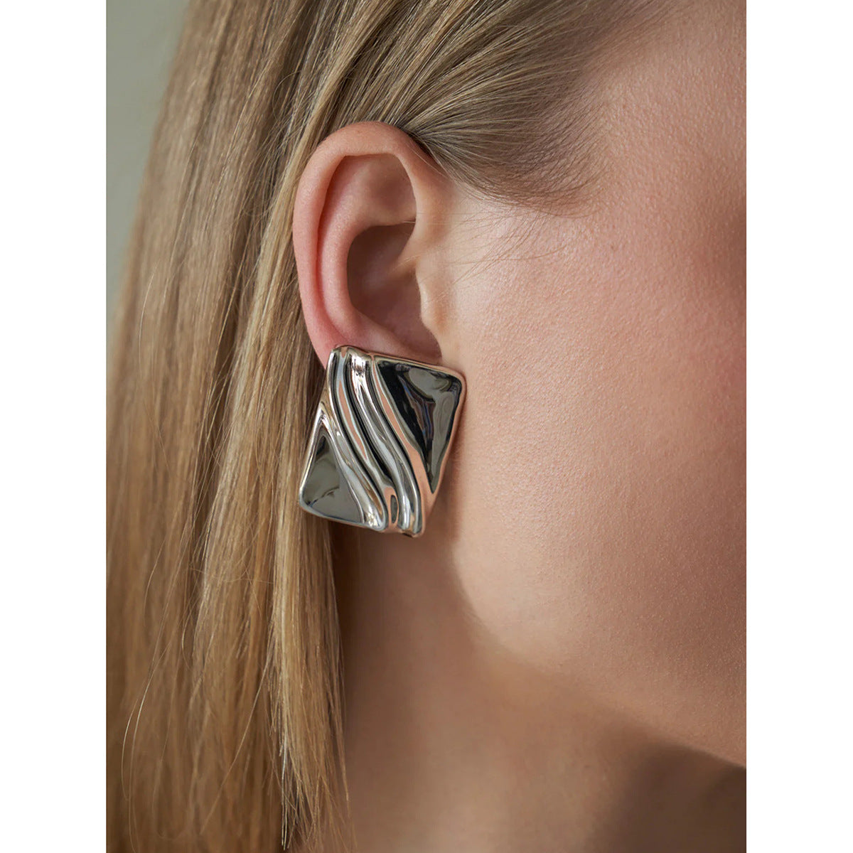 Pendientes Unisex de Acero Inoxidable Chapado en Oro de 18K con Textura de Onda Cuadrada Geométrica Minimalista