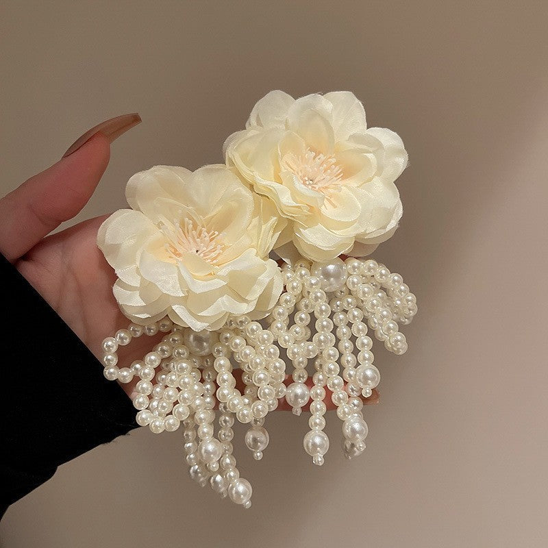 Orecchini a perno con perle e fiori delicati da donna, con perni in argento sterling 925 — Gioielli per l'orecchio freschi e dolci per primavera estate