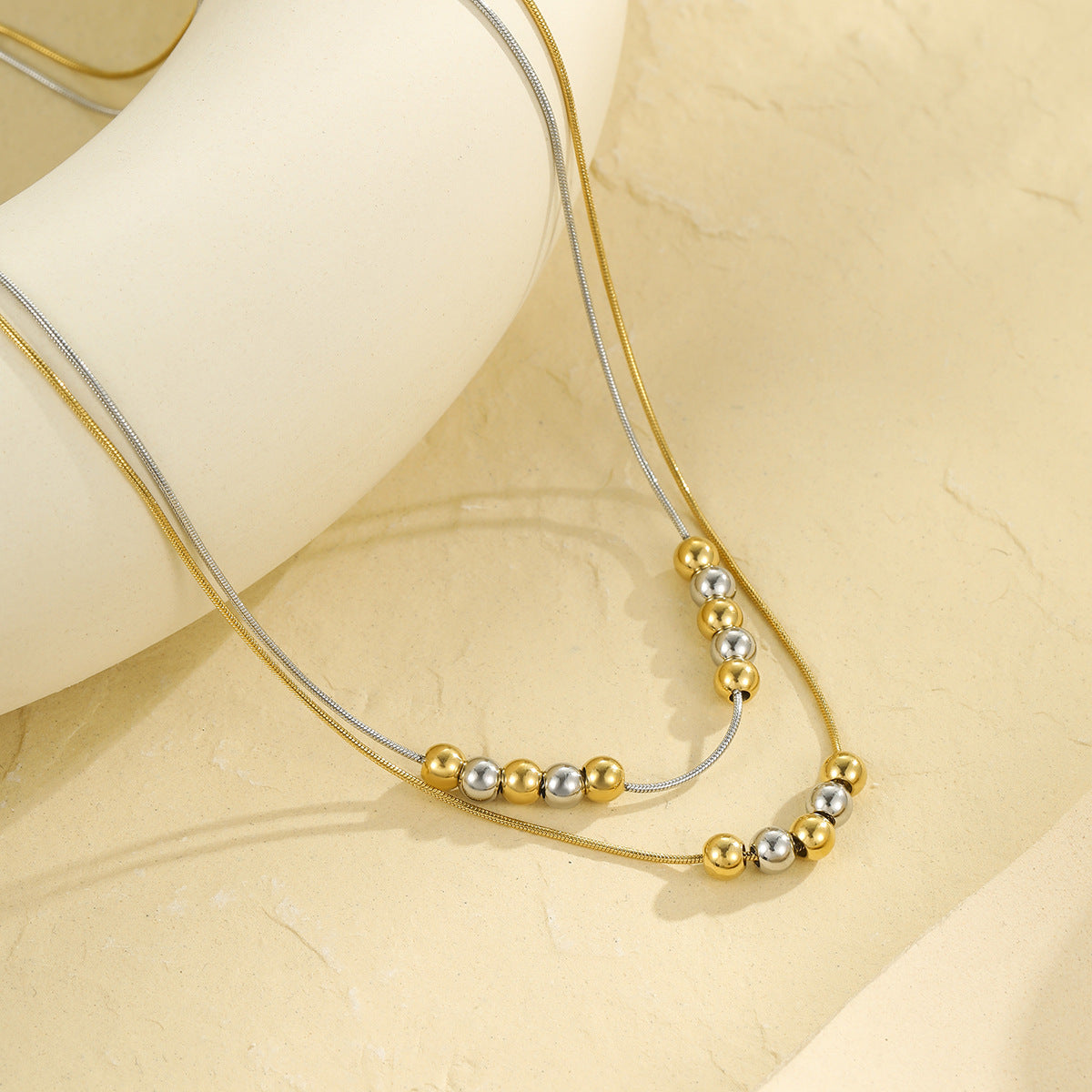 Collar de cadena de serpiente de acero inoxidable geométrico minimalista de moda para mujer con acabado chapado y diseño delicado para la clavícula