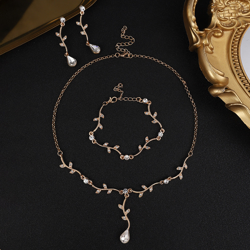 Minimalist Leaf and Teardrop Pendant Necklace Set with Rhinestone Inlay, Alloy Base, Plated Finish, O-Chain, for Women