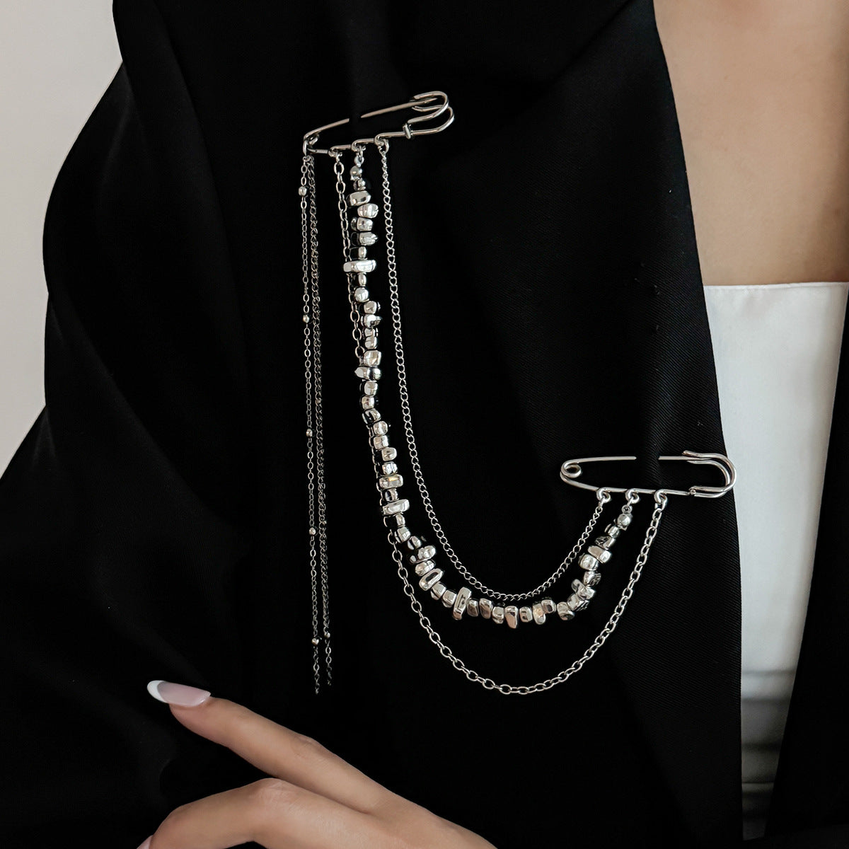 Hip-hop Star Plated Iron Brooch with Tassel Chain for Women