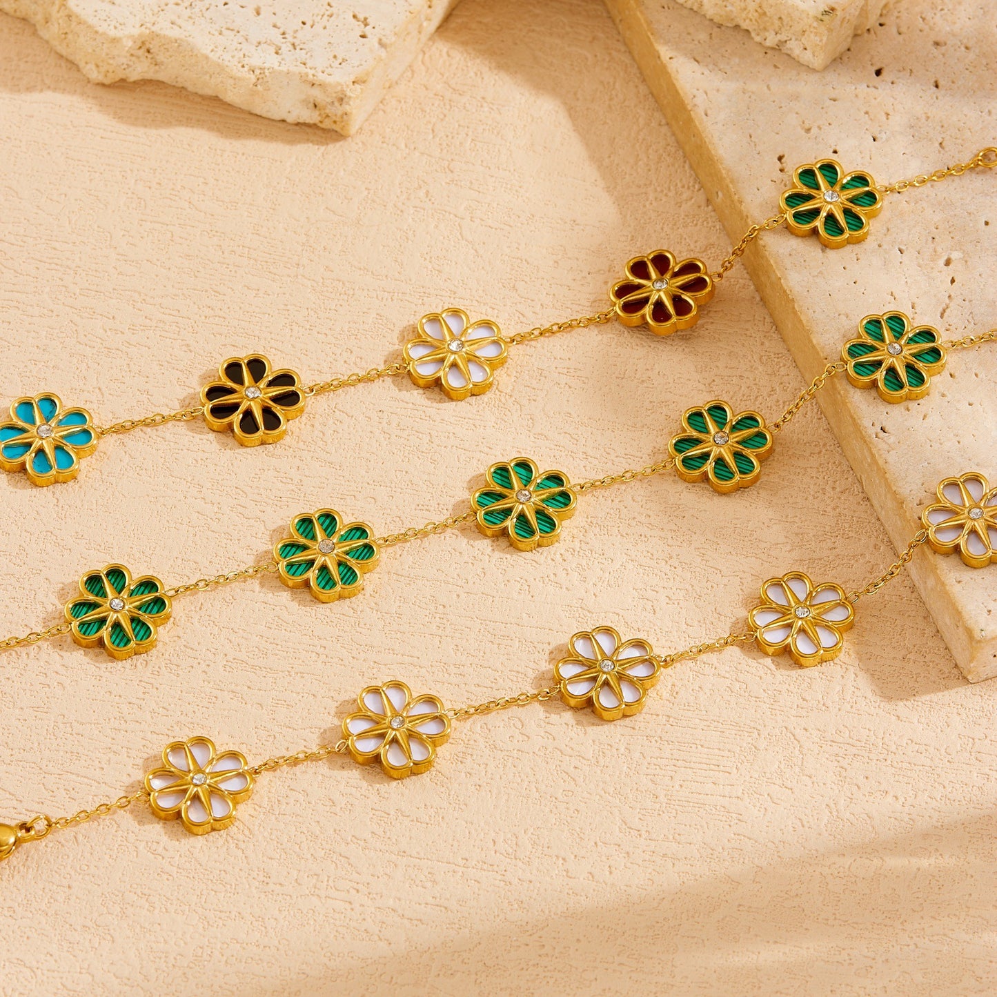 Elegant Gold Plated Stainless Steel Daisy Flower and Eight-Pointed Star Rhinestone Pendant Bracelet for Women