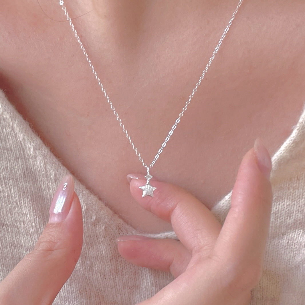 Collana con Pendente a Stella Minimalista Tonalità Fredda in Argento Sterling 925 con Finitura Spazzolata