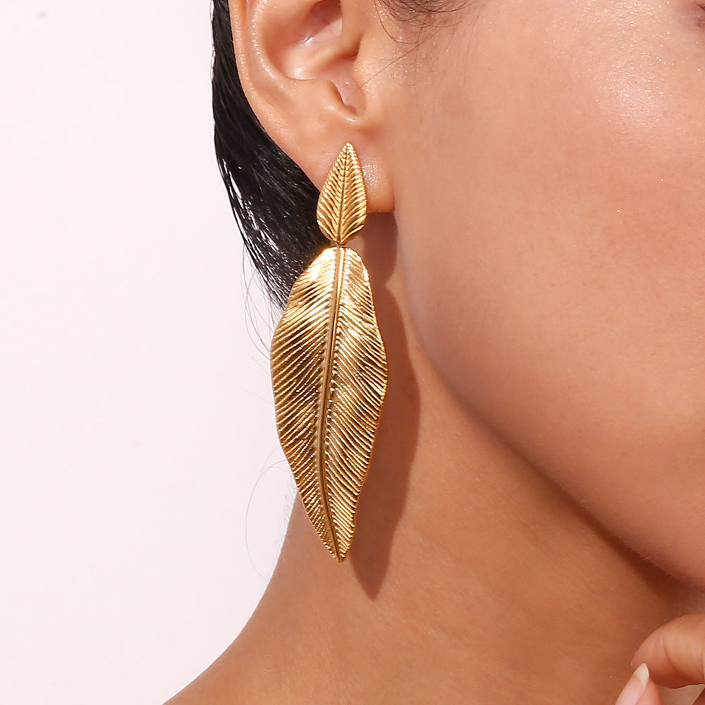 Fashionable Feather and Leaf Shaped Stainless Steel Earrings with 18K Gold Plating for Women