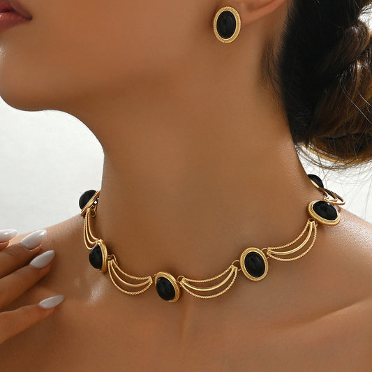 Collana con Pendente Geometrico e Orecchini Ispirati al Vintage da Donna, in Lega di Zinco con Gemme Artificiali e Catenina alla Clavicola