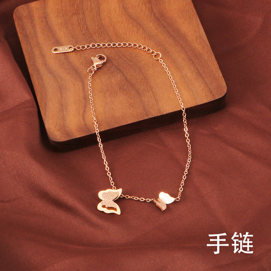 Bracciale da donna in acciaio al titanio a forma di farfalla con finitura opaca e placcatura, accessorio di moda fatto a mano