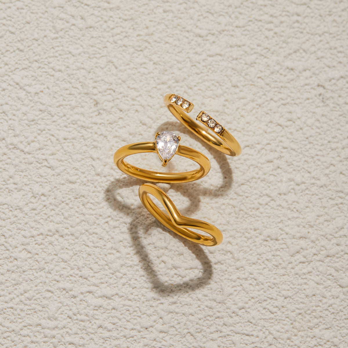 Anello Geometrico in Acciaio al Titanio con Accenti di Zirconia, Elettroplaccato per un Look Lussuoso e Resistente allo Sbiadimento, Fascia Minimalista alla Moda da Donna