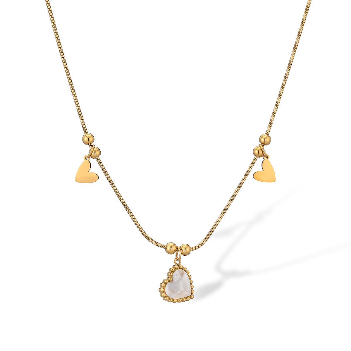 Collana Minimalista da Donna in Acciaio al Titanio con Ciondolo a Cuore Placcato Oro e Intarsio in Abalone