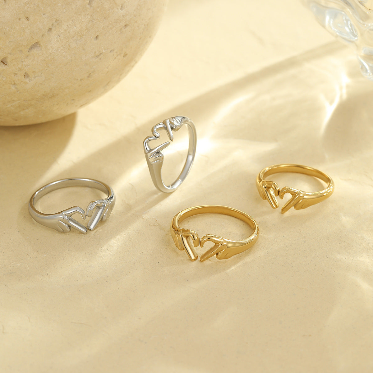 Anillo minimalista ajustable de acero inoxidable con forma de corazón para mujeres y parejas con acabado chapado