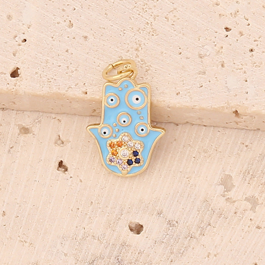 Collana con Pendente Vintage a Forma di Mano e Finitura Smaltata da Donna, Catenina con Medaglione in Rame