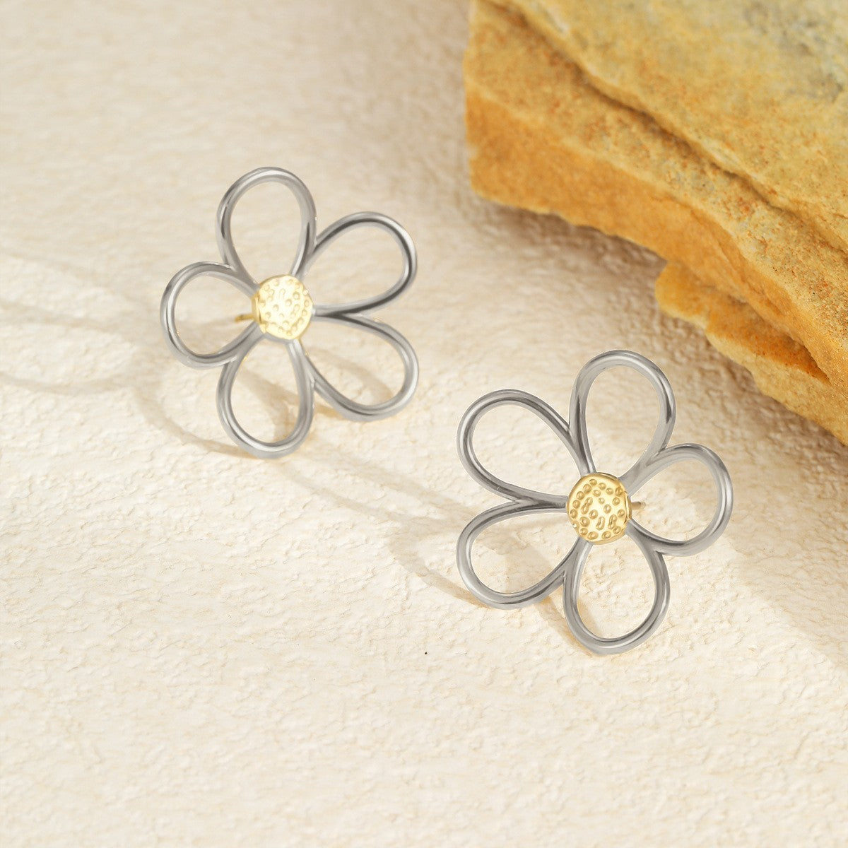 Orecchini alla moda in acciaio inossidabile a forma di fiore e foglia placcati in oro 18 carati da donna