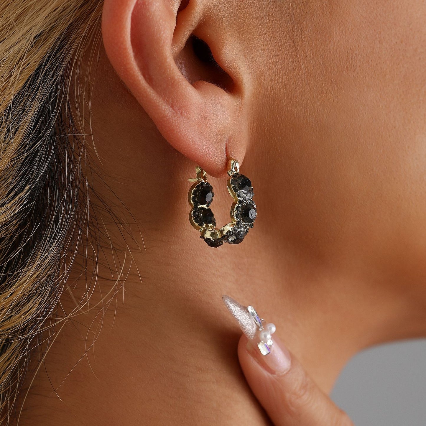 Orecchini a clip da donna in lega di zinco con strass rotondi e finitura placcata, stile vintage geometrico