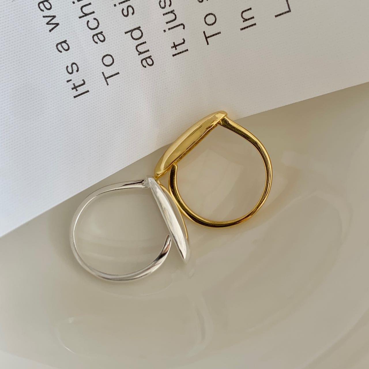 Anello aperto da donna minimalista a forma di cuore cavo in argento sterling 925 con dettagli geometrici smussati
