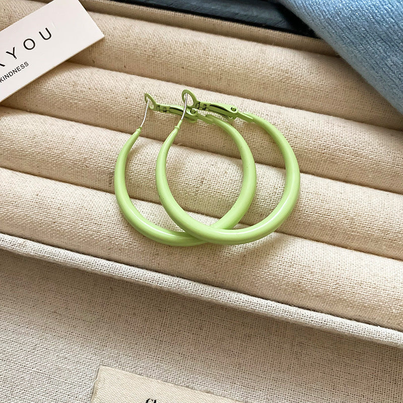 Orecchini floreali delicati con perni in argento, borchie in rame elettrolitico con nappe fluenti, estetica fresca e dolce per donna