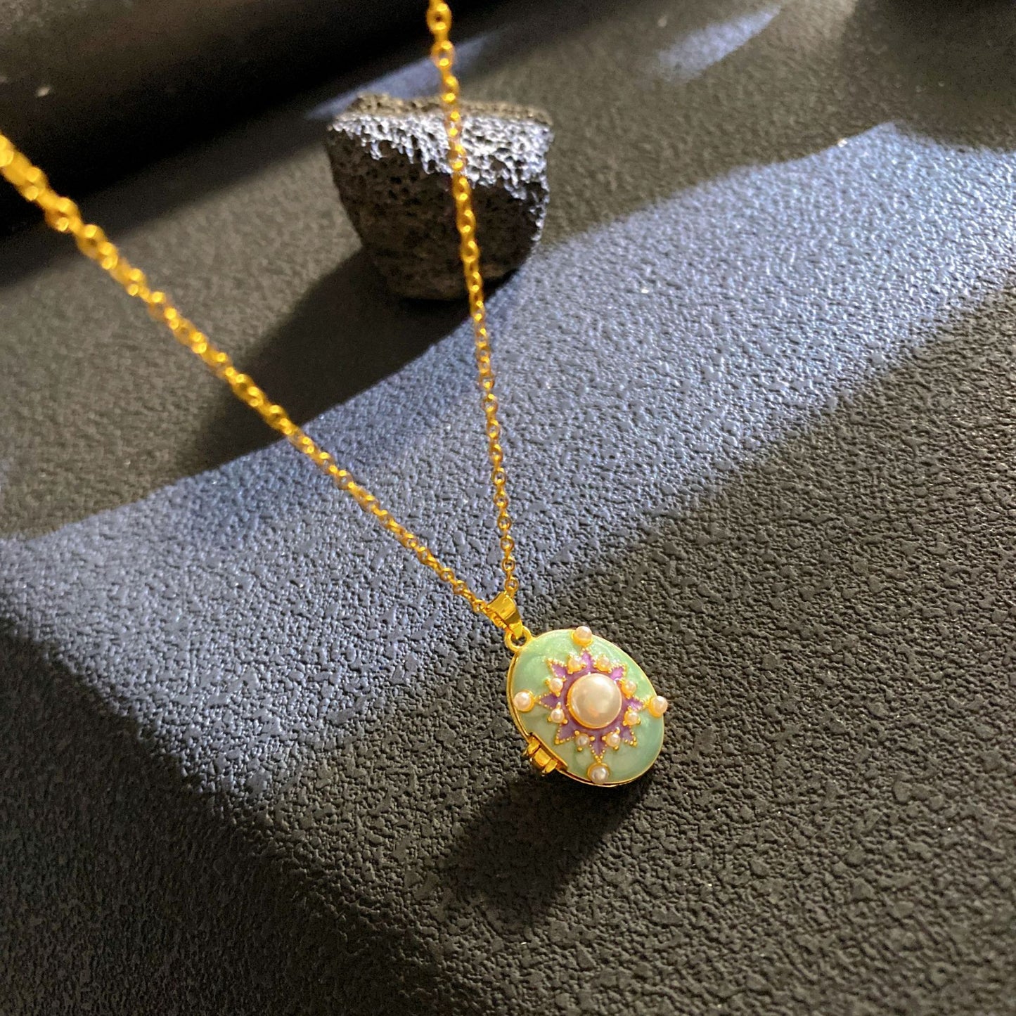 Vintage Elegant Geometric Leaf Teardrop Drip Oil Cubic Zirconia Necklace with 18K Gold Plated Brass Pendant on Titanium Steel Cable Chain for Women