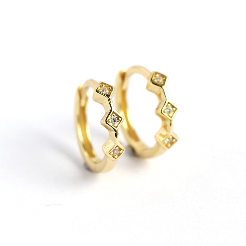 Minimalist Geometric Rhombus-Shaped S925 Sterling Silver Stud Earrings with Rhinestone Inlay