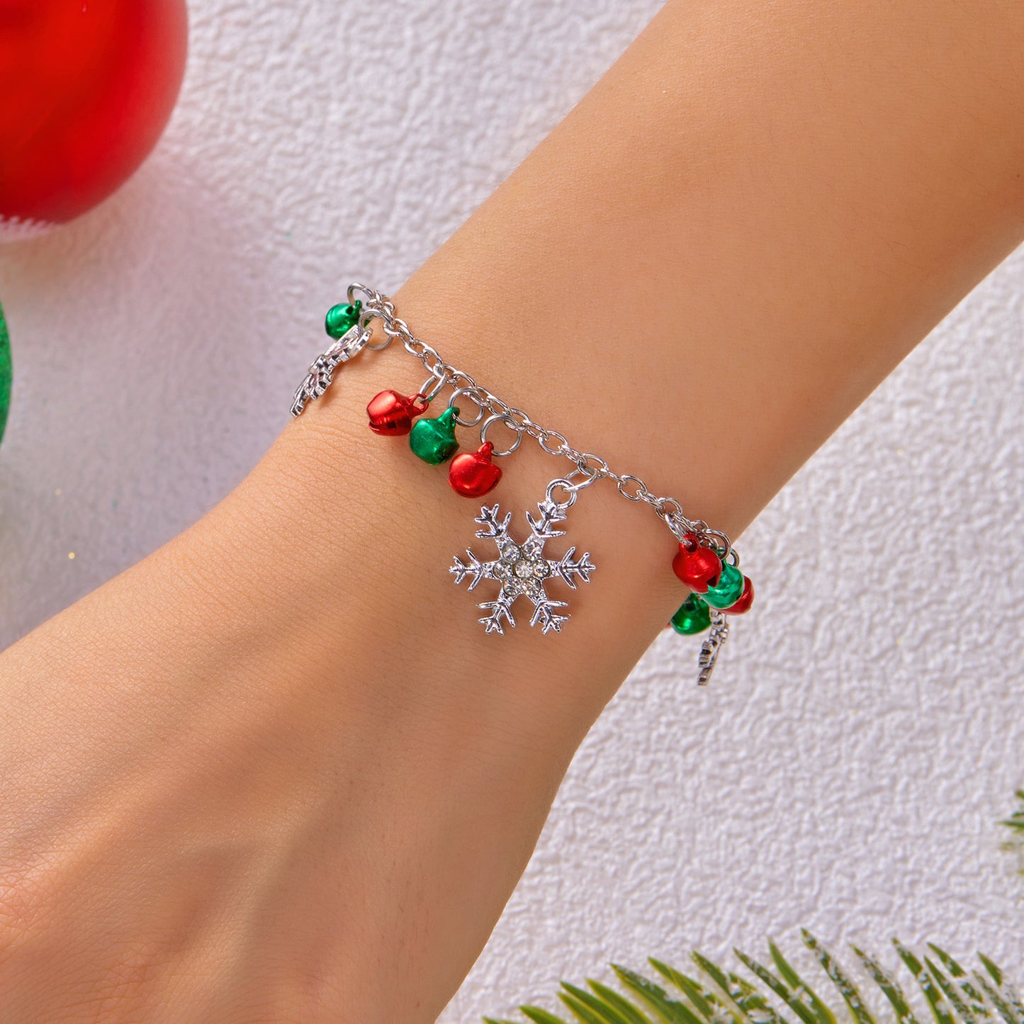 Juego de collares minimalistas de copo de nieve y campana de Navidad con dije de aleación y cadena O para mujer