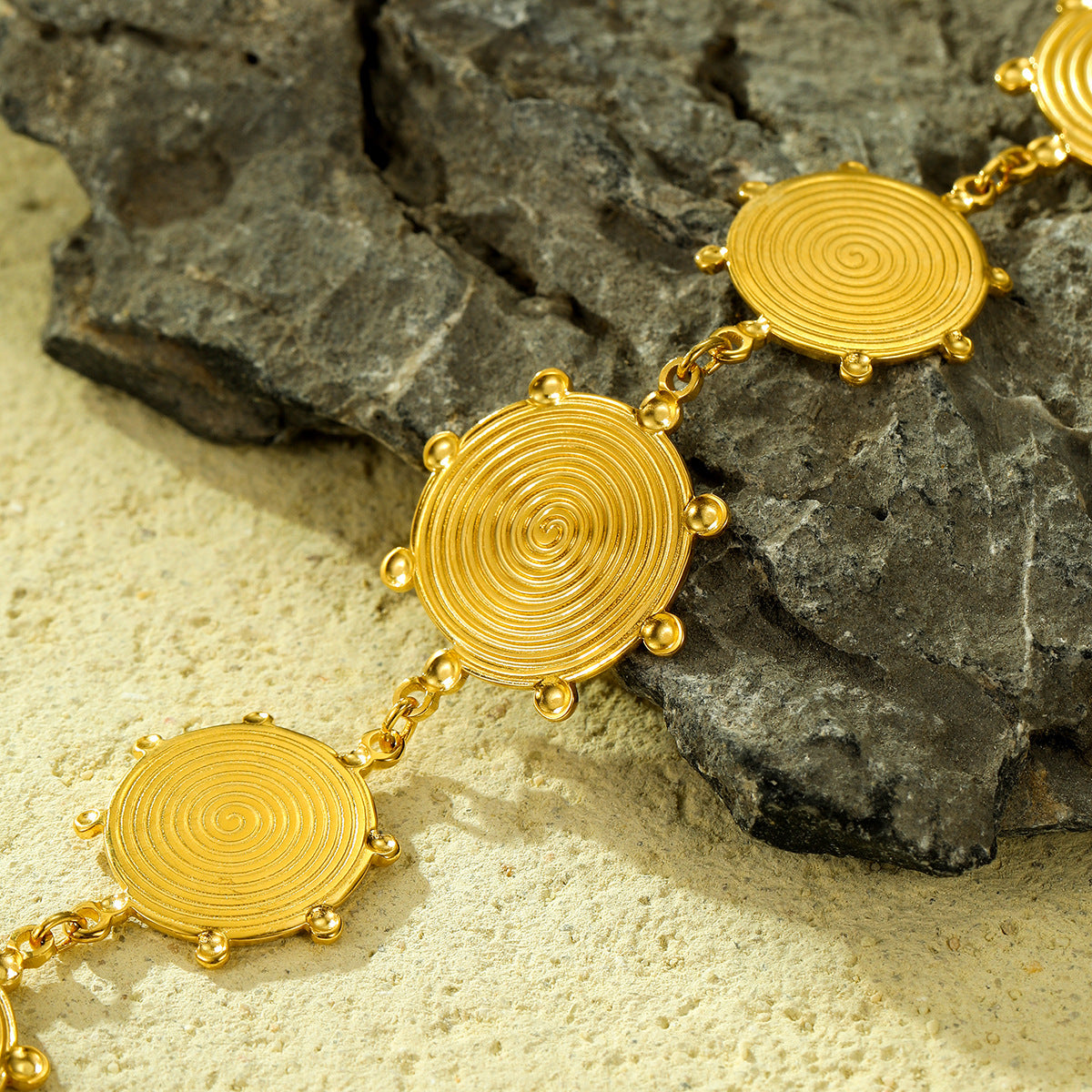 Collana Minimalista Rotonda Filettata in Acciaio Titanio con Placcatura in Oro 18K da Donna
