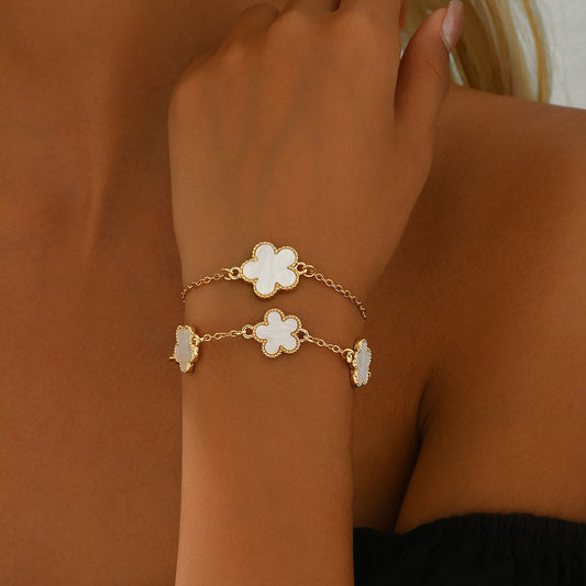 Bracciale da donna in lega di zinco con strass intarsiati e prugna floreale alla moda