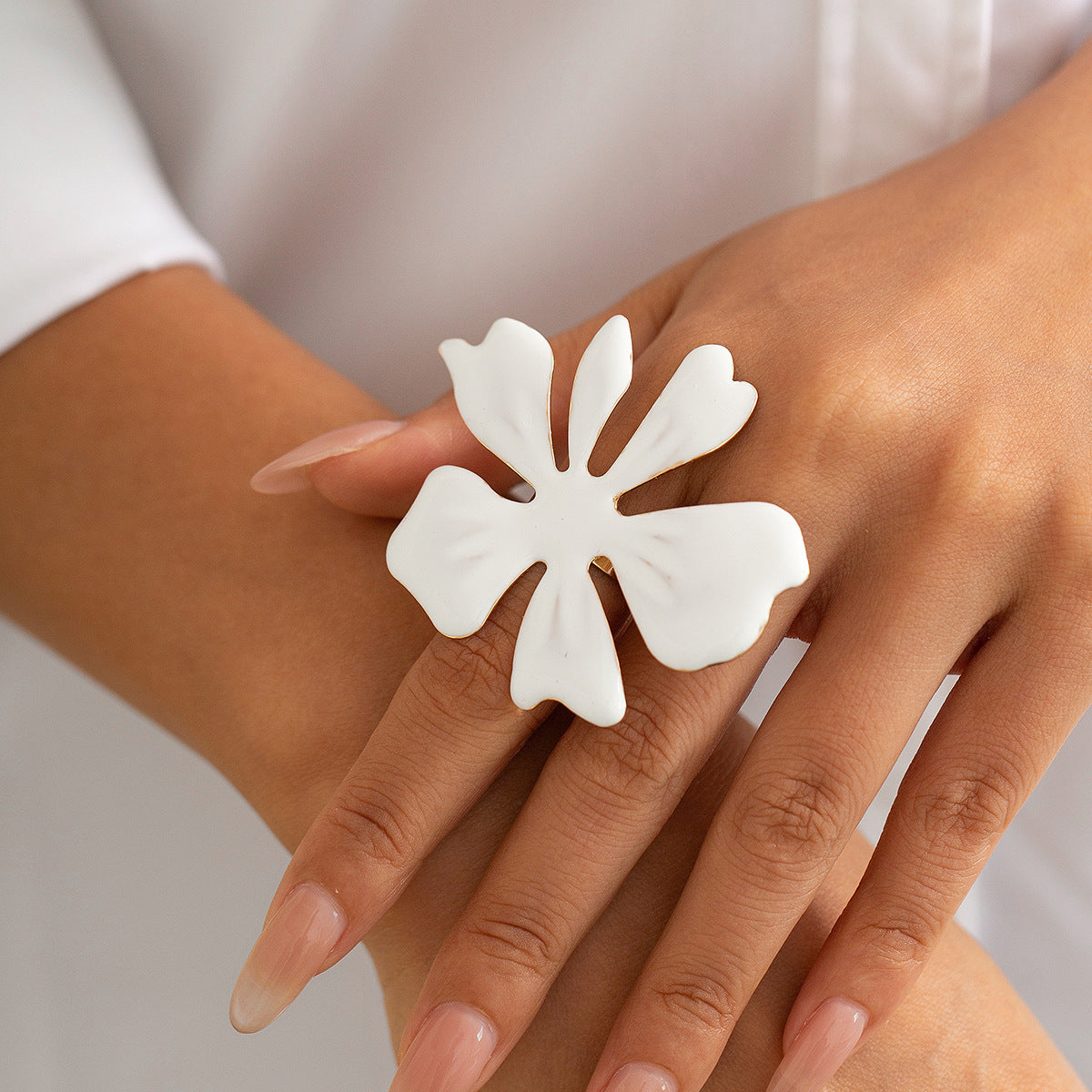 Anillo abierto con forma de flor de cinco pétalos, diseño minimalista, de estrella de mar en 3D, de hierro con acabado esmaltado