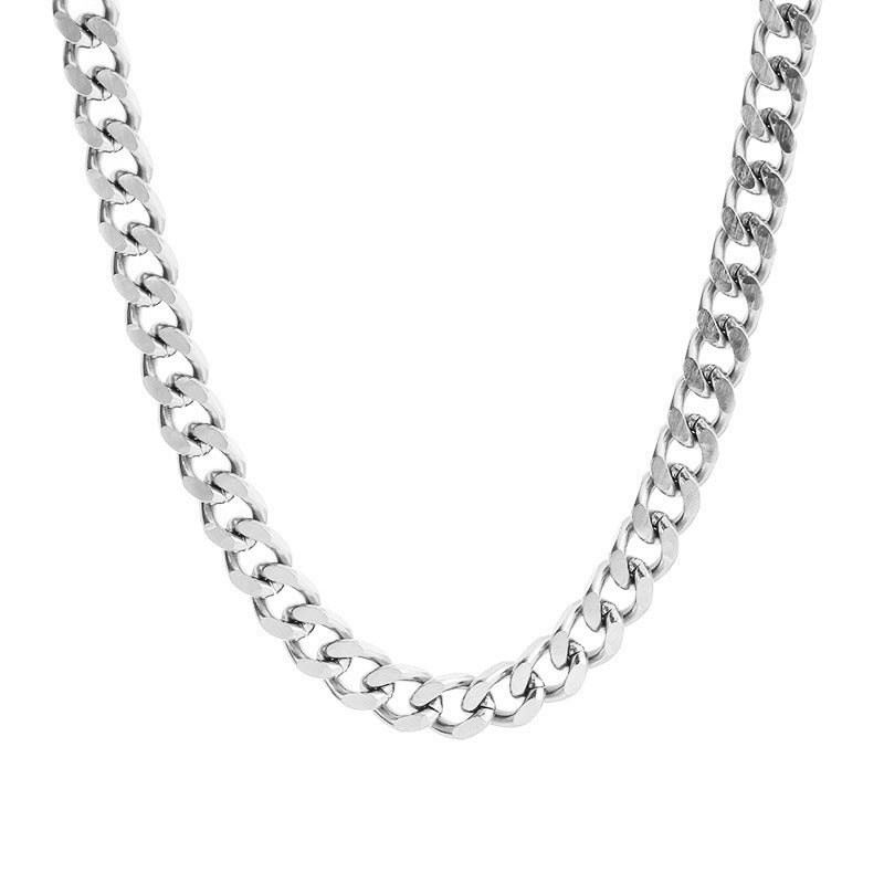 Collana con pendente geometrico in acciaio al titanio con finitura placcata per donna, stile streetwear alla moda e massiccio