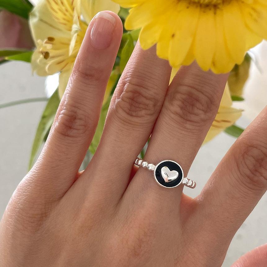 Anello Minimalista a Cuore per Donna in Argento Sterling S925 con Resina e Dettaglio Catena Delicata