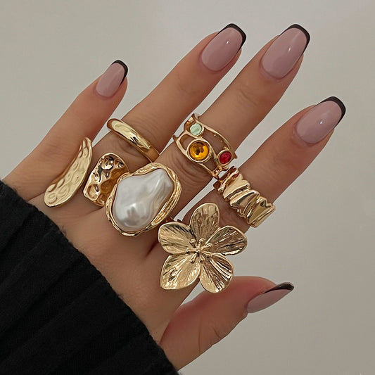 Anillo Abierto Minimalista Floral Geométrico con Detalles de Perlas de Imitación y Baño de Rodio para Mujer