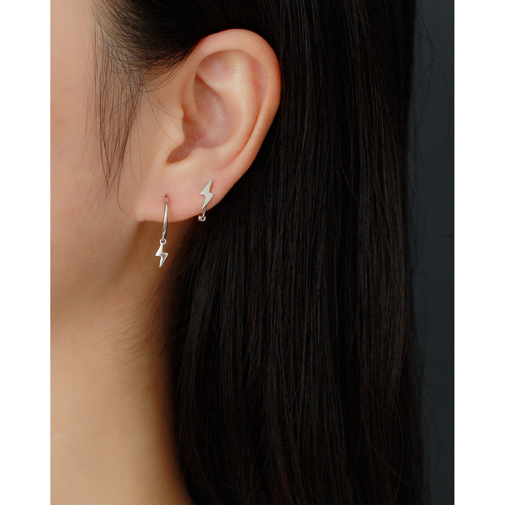 Orecchini a perno con fulmine lucido in argento sterling 925, stile minimalistico e dolce