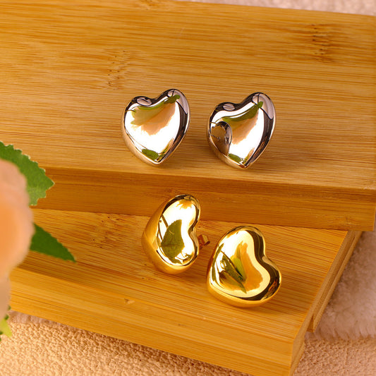 Fashionable Heart-Shaped Stainless Steel Stud Earrings for Women with Plated Finish