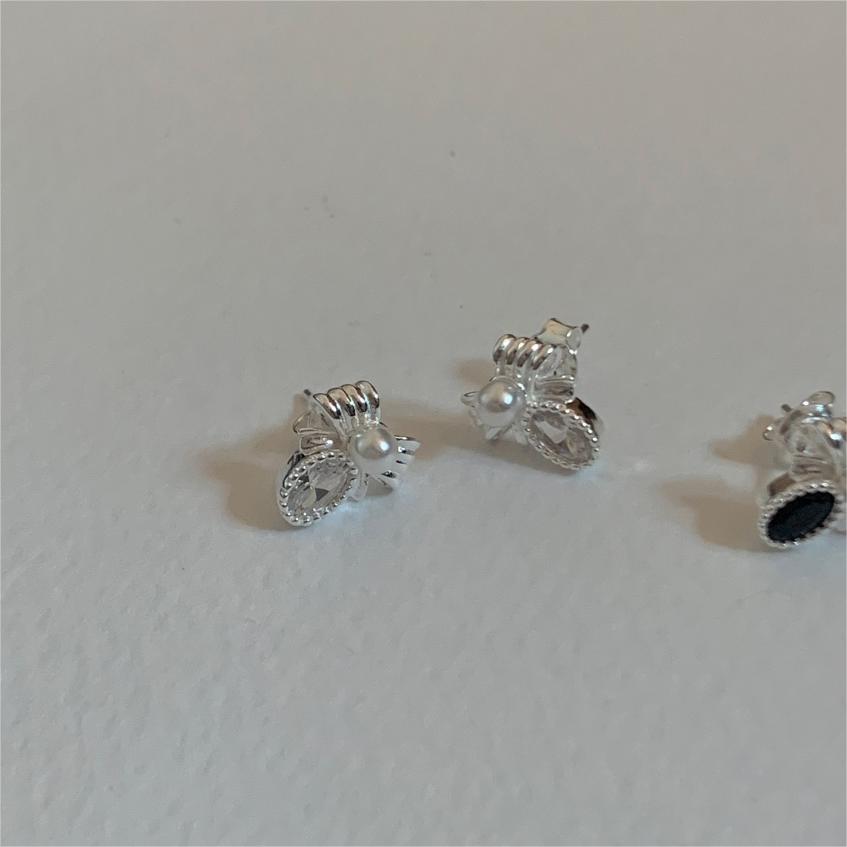 Aretes de lazo minimalistas con perlas y circonitas cúbicas en plata de ley 925 con acabado chapado