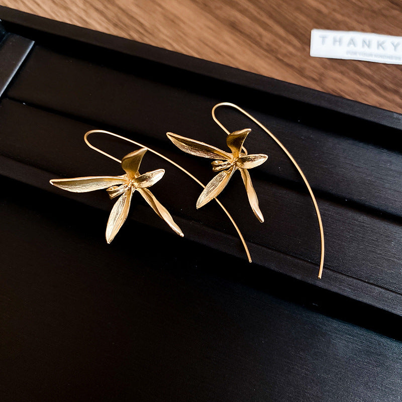 Pendientes Chic de Flor de Iris en Aleación con Acabado Galvanizado para Mujer Joyería de Moda Elegante y Ligera