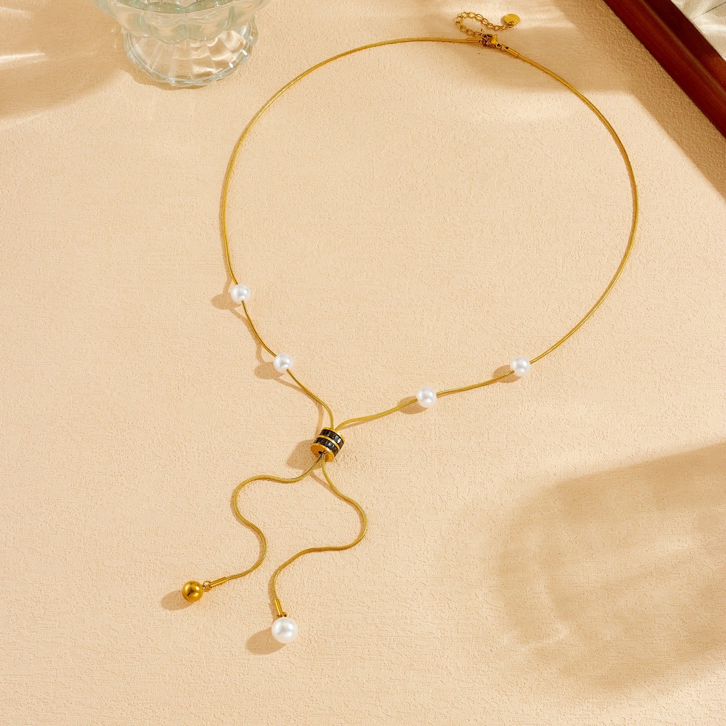 Gold Plated Stainless Steel Round Rhinestone and Imitation Pearl Pendant Snake Chain Necklace for Women