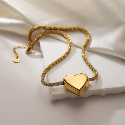 Minimalist Stainless Steel Heart Pendant Necklace for Women with 18K Gold Plating