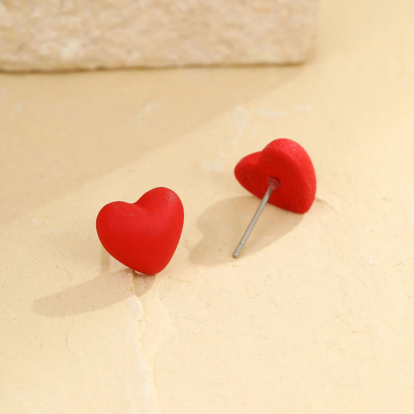 Orecchini a perno a forma di cuore da donna in acciaio inossidabile placcato oro 18 carati