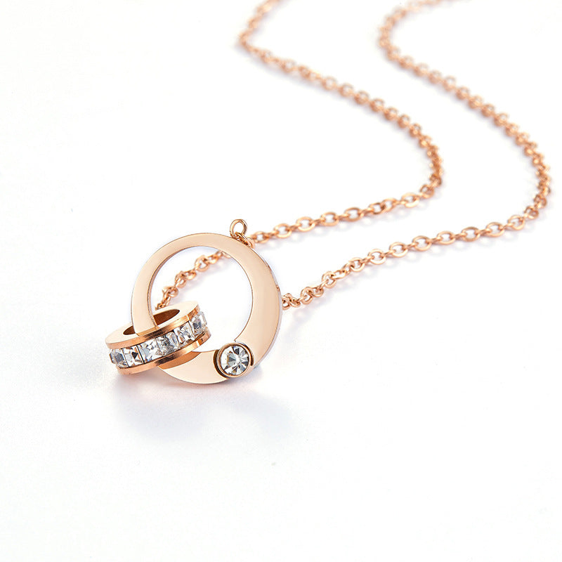 Collana con ciondolo a doppio cerchio in acciaio al titanio, geometrico minimalista, con strass intarsiati, da donna