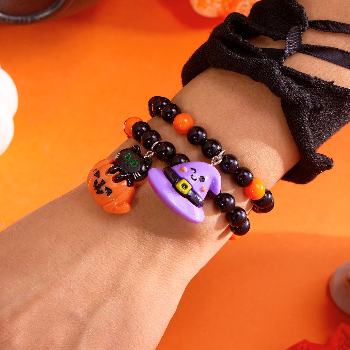 Conjunto de pulseras de calabaza de Halloween con diseño elástico de cuentas para mujer, pulsera de plástico con forma geométrica con acabado hecho a mano