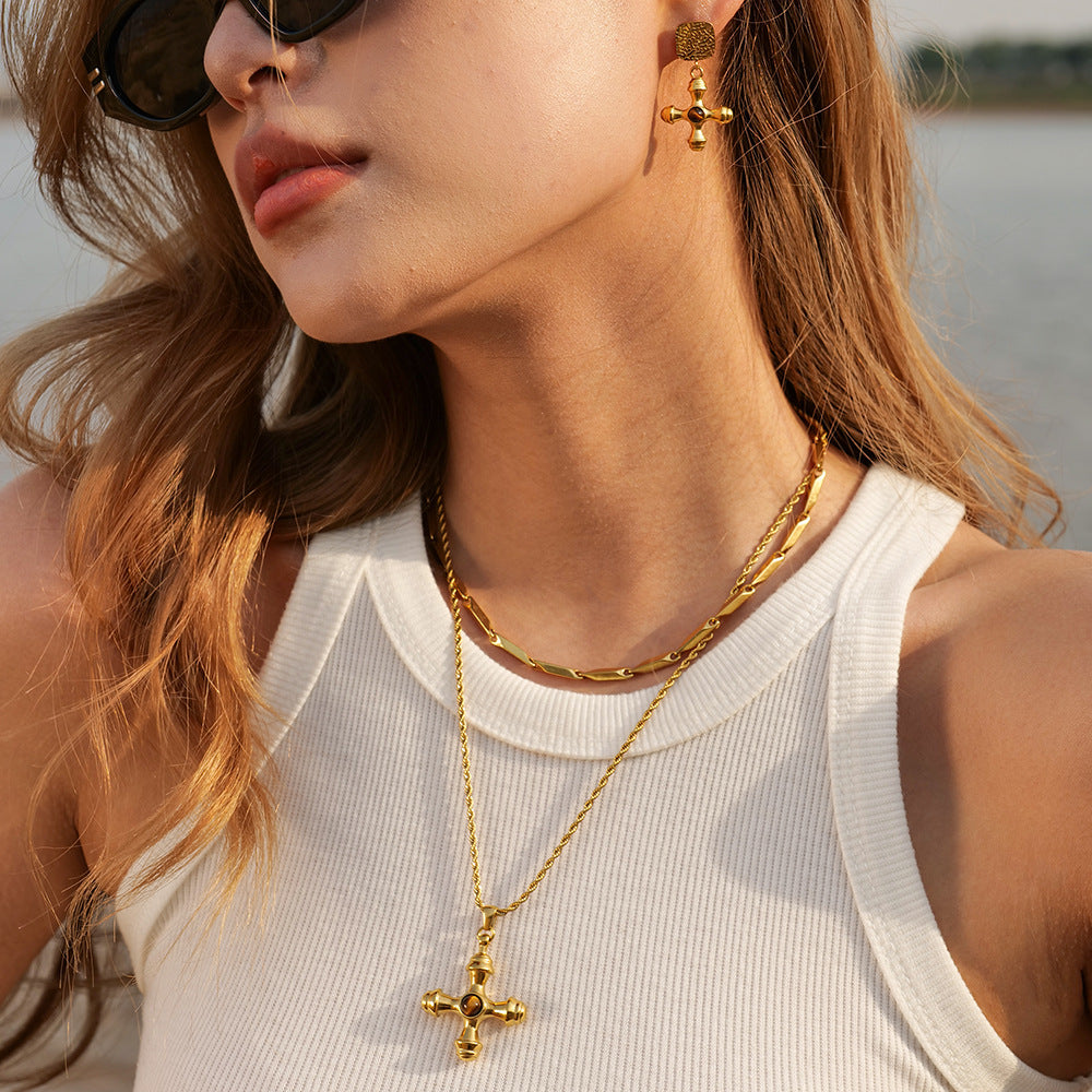 Fashionable 18K Gold Plated Stainless Steel Cross Necklace with Tiger Eye Pendant for Women